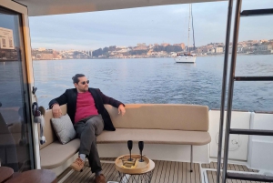 Porto: Passeio de barco com guia e degustação de 4 vinhos do Porto