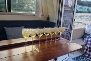 Porto: Passeio de barco com guia e degustação de 4 vinhos do Porto