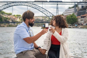 Porto: Guide Boat tour with tasting of 4 Port wines