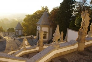 Porto: Guimarães & Braga Tour with Entry Tickets and Lunch