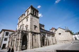 Porto: Guimarães & Braga Tour with Entry Tickets and Lunch