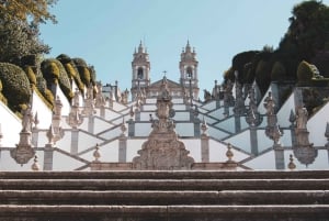 Porto: Guimarães & Braga Tour with Entry Tickets and Lunch