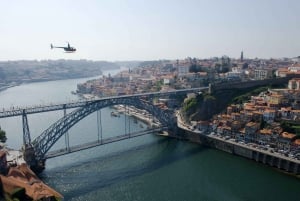 Порту: полет на вертолете, пешеходная экскурсия с гидом и речной круиз