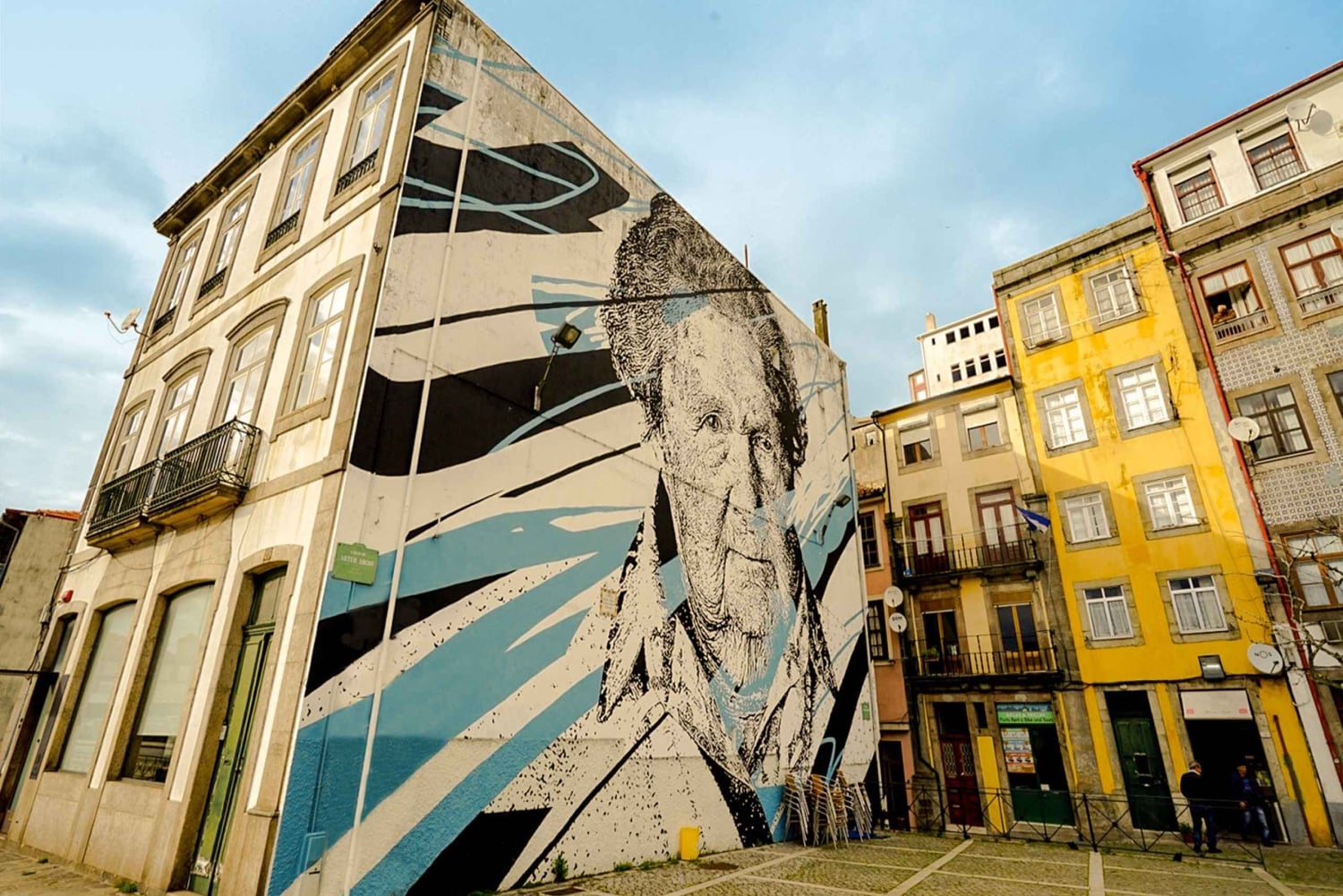 Porto: Tour storico in e-Bike con una guida