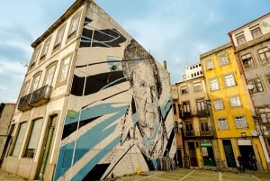 Porto: Tour storico in e-Bike con una guida