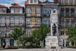 Porto: Tour storico in e-Bike con una guida