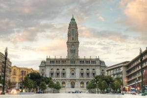 Porto: Tour storico in e-Bike con una guida