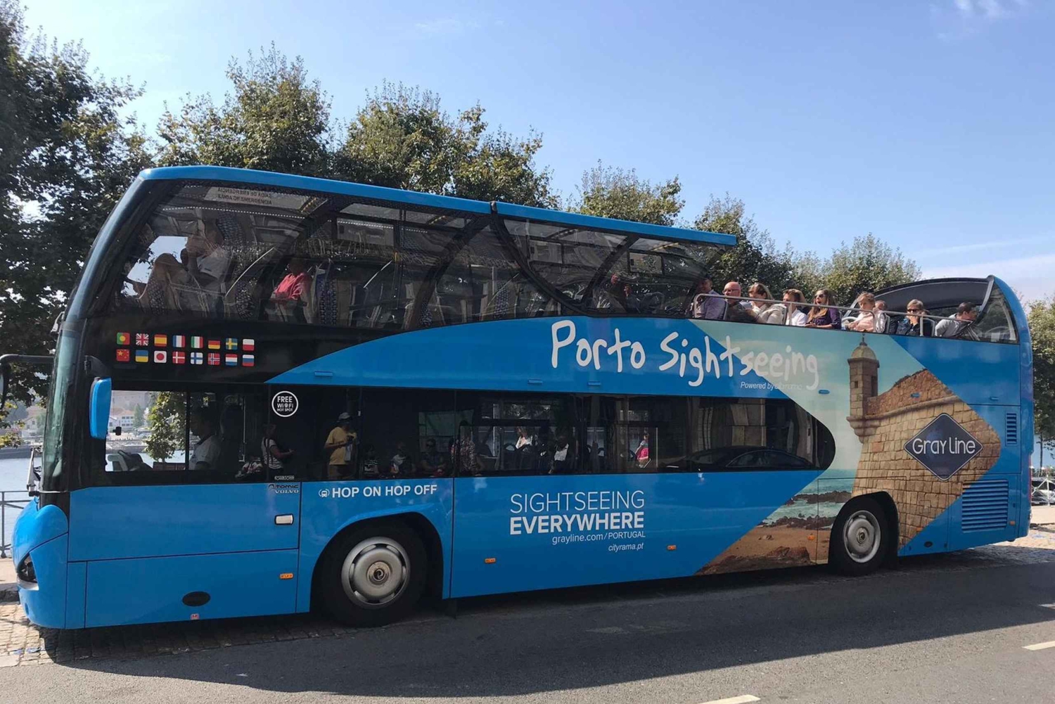Porto: Hop-On/Hop-Off-Bus mit optionaler Kreuzfahrt und Weinkeller