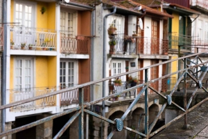 Porto: Um espetáculo de fado intimista numa taberna histórica