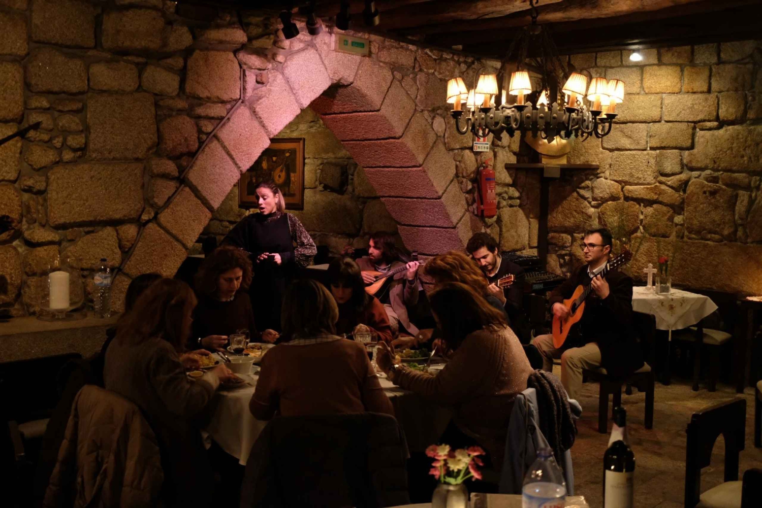Porto Moonlight Walk & Fado Dinner