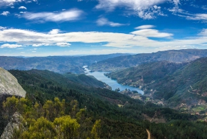 Porto: Peneda-Gerês National Park Tour mit Kajakfahren und Mittagessen