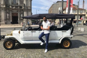 Порту: индивидуальная экскурсия по историческому центру города на автомобиле Ford T