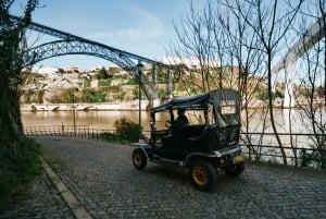 Порту: индивидуальная экскурсия по историческому центру города на автомобиле Ford T