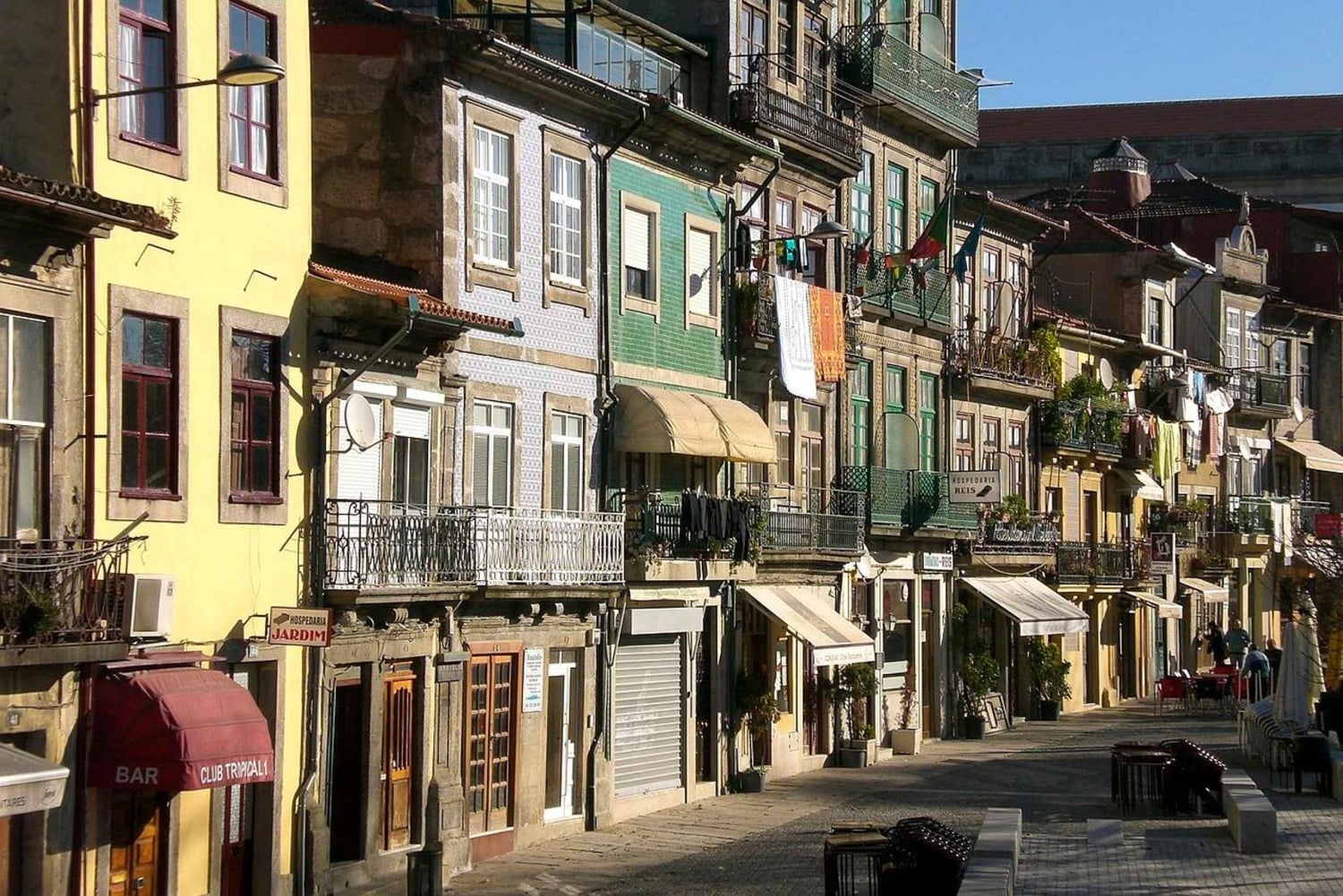 Porto Portrait Tour: Luz, Textura e Emoção Urbana