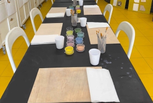 Porto: laboratorio di pittura di piastrelle azulejo portoghesi con vino