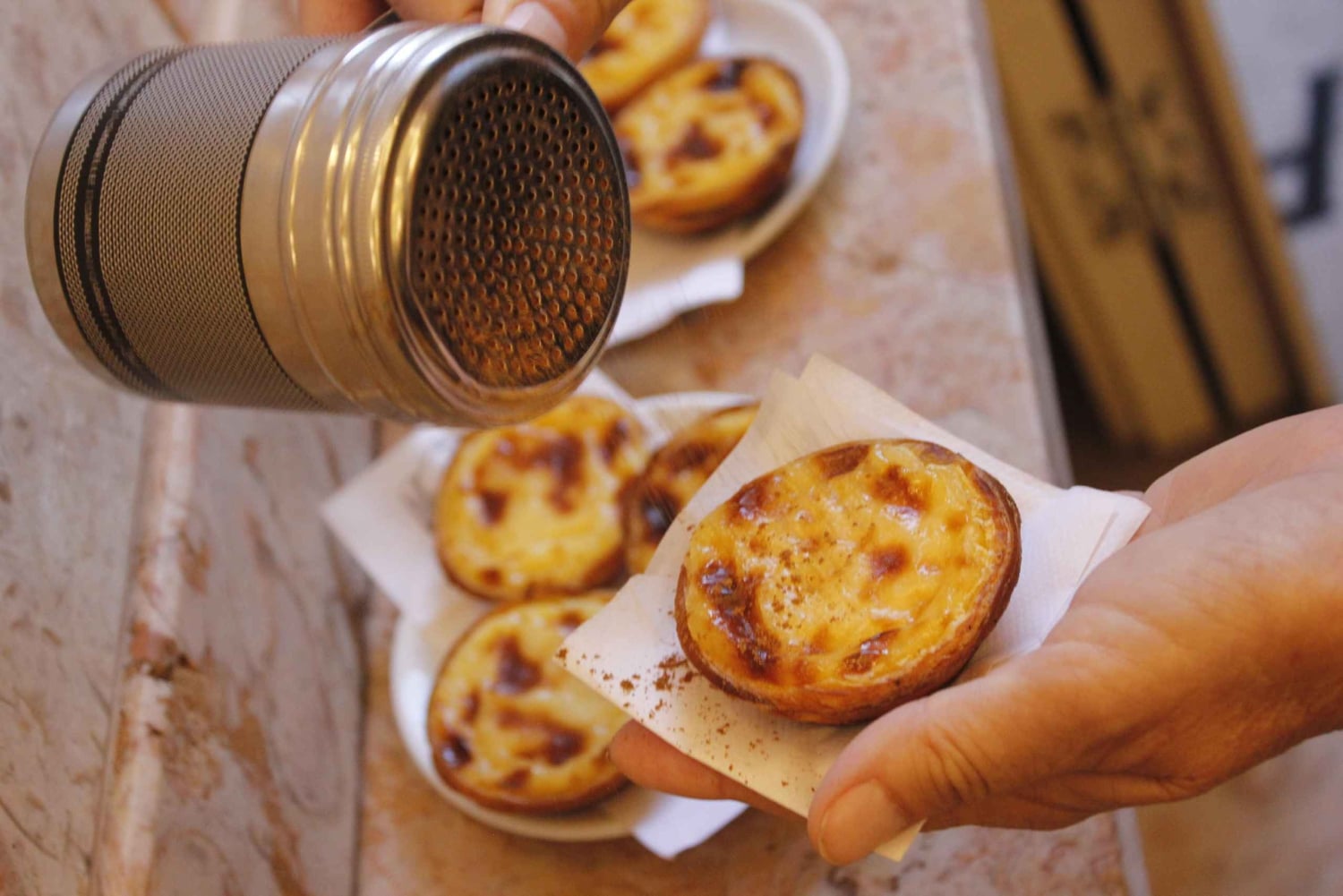 ポルト：プレミアム ポルトガル フード ツアーと観光