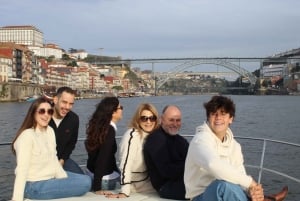 Oporto: Crucero privado en yate con vinos y aperitivos locales