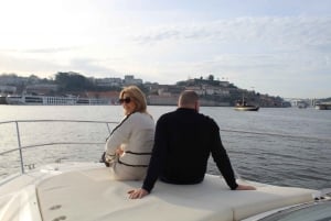 Oporto: Crucero privado en yate con vinos y aperitivos locales