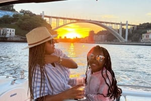 Oporto: Crucero privado en yate con vinos y aperitivos locales