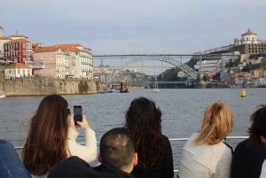 Oporto: Crucero privado en yate con vinos y aperitivos locales