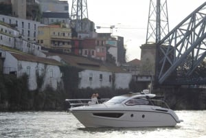 Oporto: Crucero privado en yate con vinos y aperitivos locales