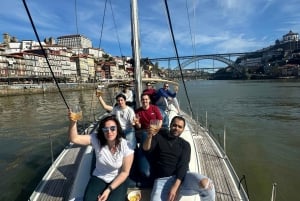 Porto: Wycieczka statkiem po rzece Douro z degustacją wina (mała grupa)