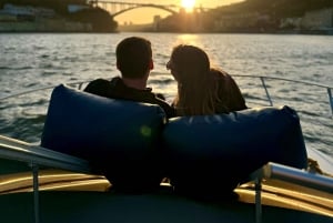 Visite en bateau privée de Porto : 6 ponts, embouchure du fleuve et coucher de soleil
