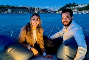 Visite en bateau privée de Porto : 6 ponts, embouchure du fleuve et coucher de soleil