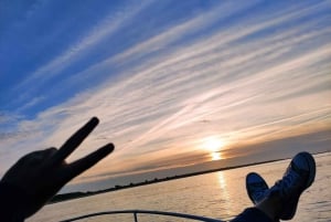 Yksityinen venekierros Pte D:hen Luís 1h, jopa 6px Sunset-vaihtoehto