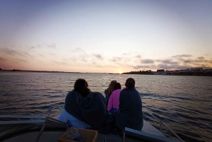 Yksityinen venekierros Pte D:hen Luís 1h, jopa 6px Sunset-vaihtoehto