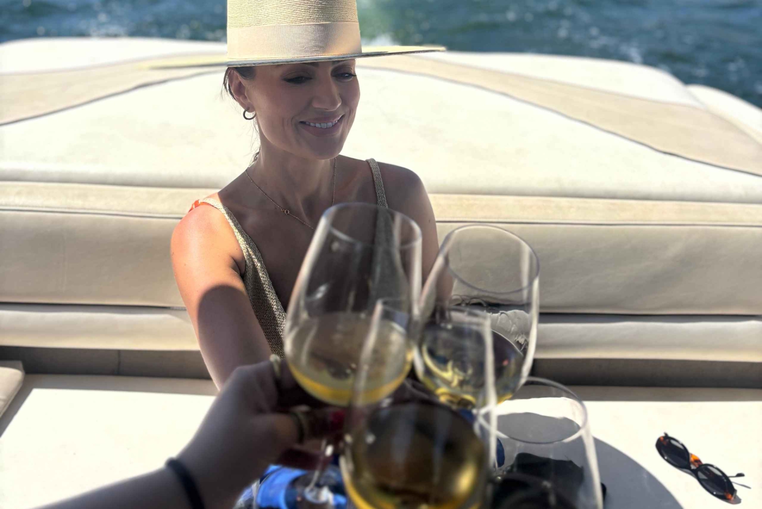 Porto: crociera privata sul Douro - 1 ora e 30 minuti, fino a 6 persone