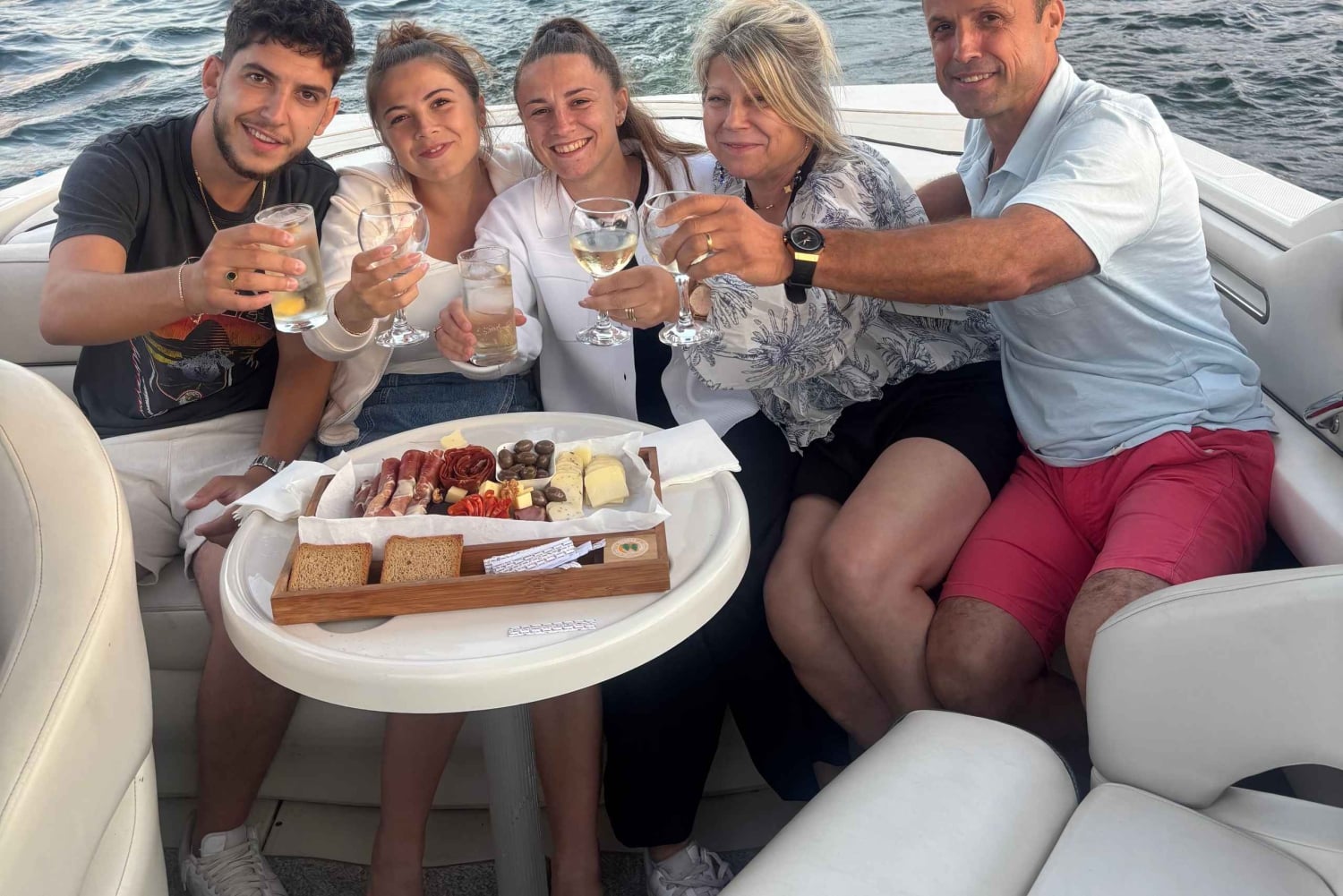 PORTO: Privat cruise på Douro – opptil 6 personer – 2/3 time