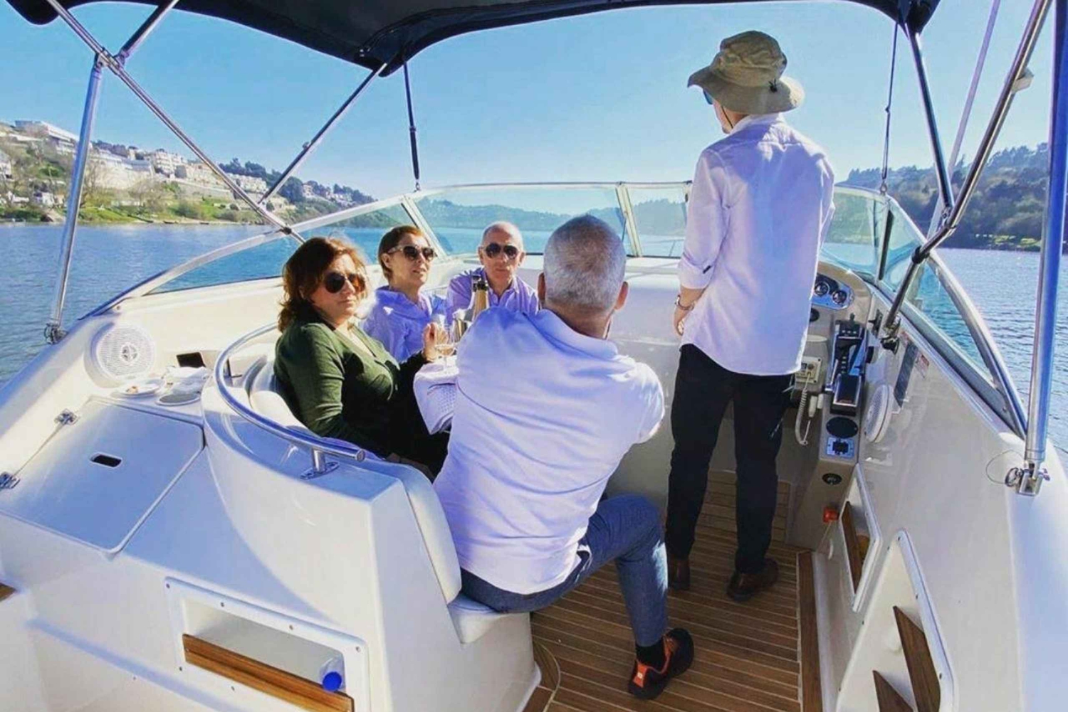 Porto: Passeio Privado de Barco pelo Rio Douro com Degustação