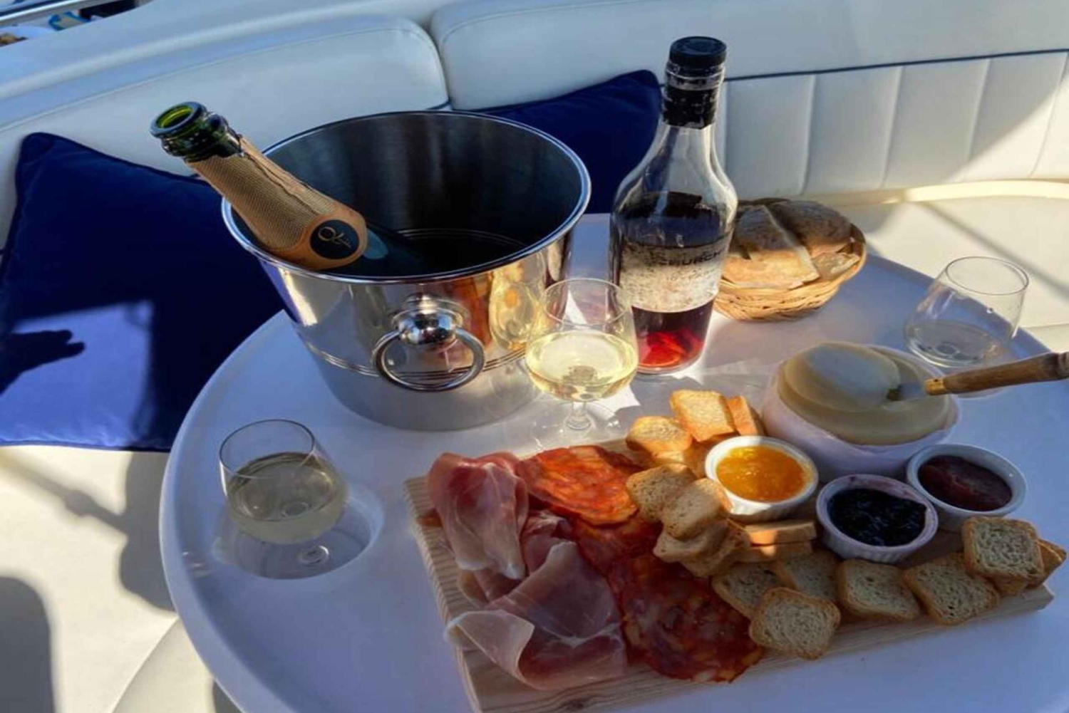 Porto: Passeio Privado de Barco pelo Rio Douro com Degustação