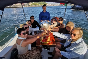 Porto: Passeio Privado de Veleiro com Prova de Vinhos e Charcutaria