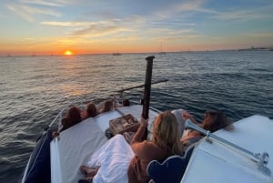 Porto: Prywatny statek wycieczkowy Douro (tylko dla Ciebie)6 mostów/zachód słońca