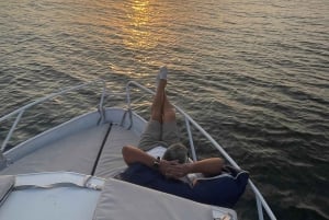 Porto: Prywatny statek wycieczkowy Douro (tylko dla Ciebie)6 mostów/zachód słońca