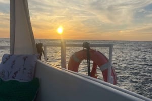 Porto: Prywatny statek wycieczkowy Douro (tylko dla Ciebie)6 mostów/zachód słońca