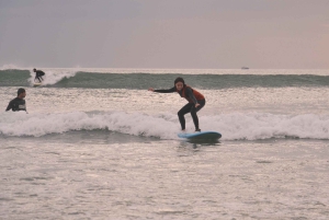Oporto: Clase privada de surf para una persona en la playa de Matosinhos