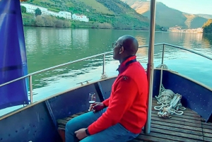 Porto: Private Tour Douro Valley/Winery SECXVIII /Boat/Lunch