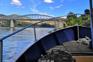 Porto: Private Tour Douro Valley/Winery SECXVIII /Boat/Lunch