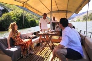 Porto: Private Tour Douro Valley/Winery SECXVIII /Boat/Lunch