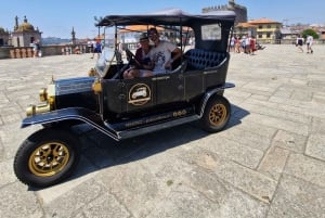 Порту: индивидуальная экскурсия по историческому центру города на автомобиле Ford T