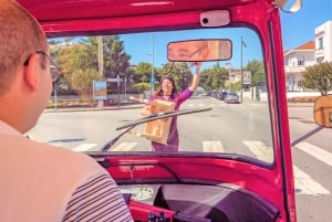 Oporto: Tour Privado en Tuk-Tuk con Paseos Cortos y Vino