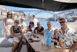 Porto: Crociera privata in yacht con vini e spuntini locali