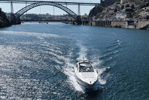 Porto: Crociera privata in yacht con vini e spuntini locali