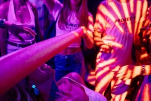 ポルト：ド派手なパブ巡り（ドリンク8杯、無料ショット、ゲーム、VIP）