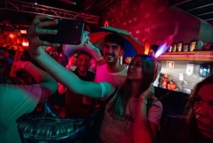 ポルト：ド派手なパブ巡り（ドリンク8杯、無料ショット、ゲーム、VIP）