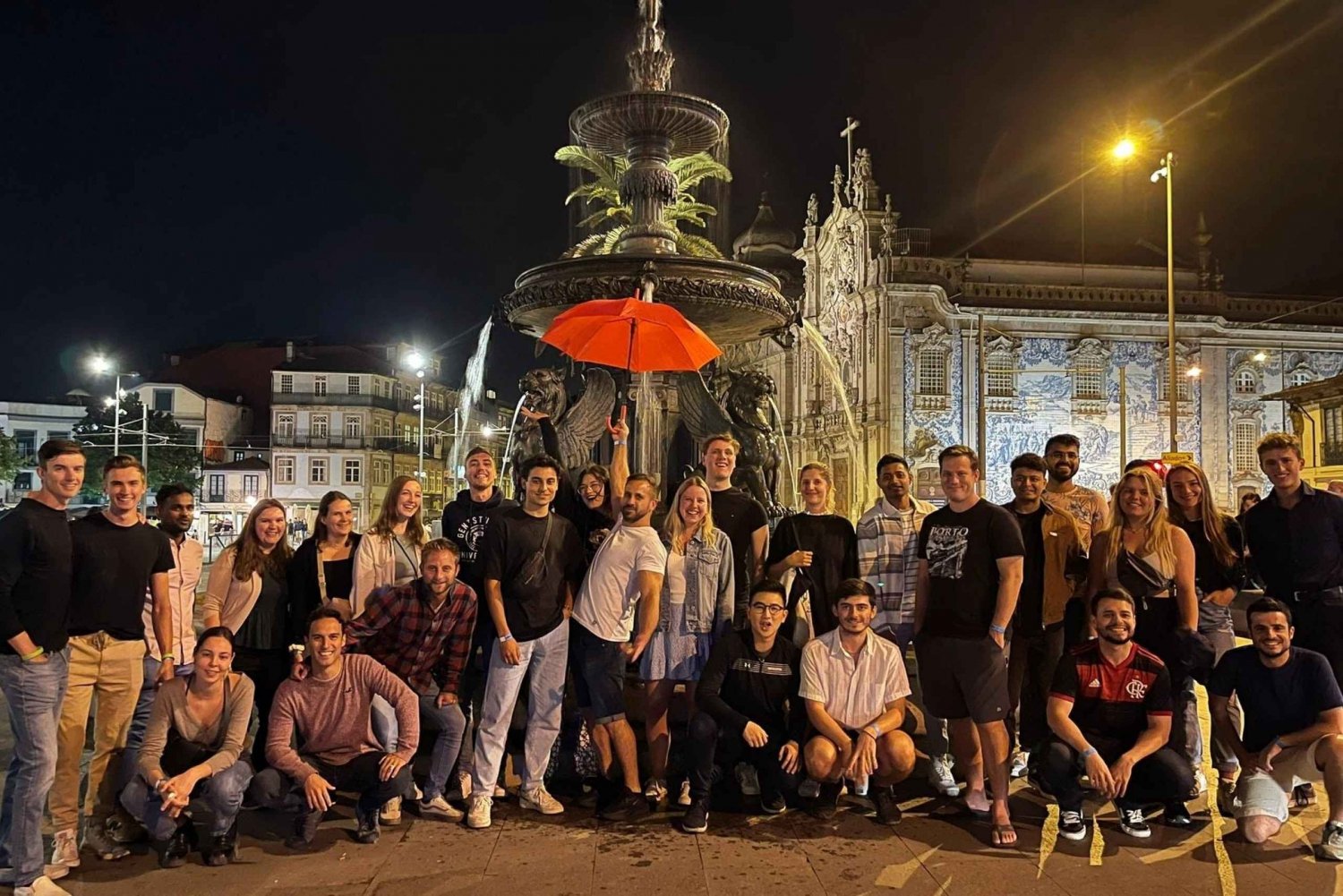 Porto: PubCrawl med 6 drinker + VIP-klubbinngang