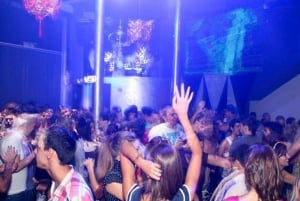 Porto: PubCrawl med 6 drinker + VIP-klubbinngang